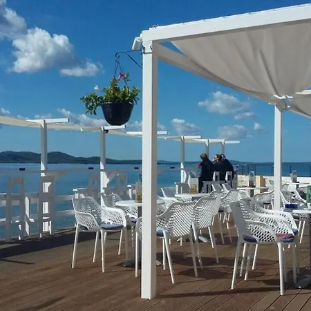 Anabella Iii 扎达尔