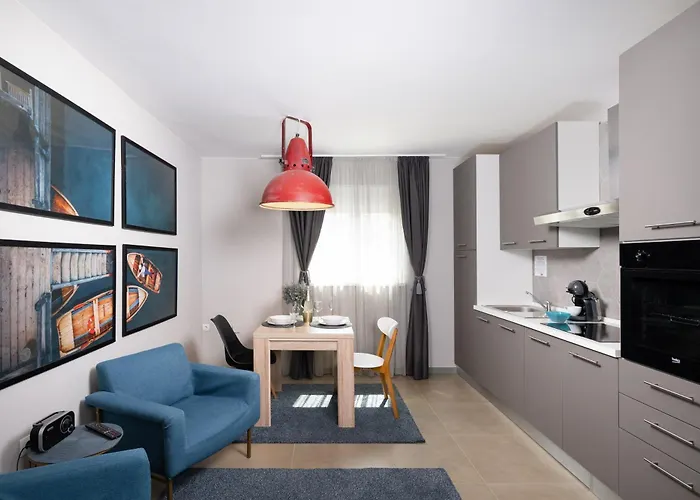 Anabella Iii * زادار